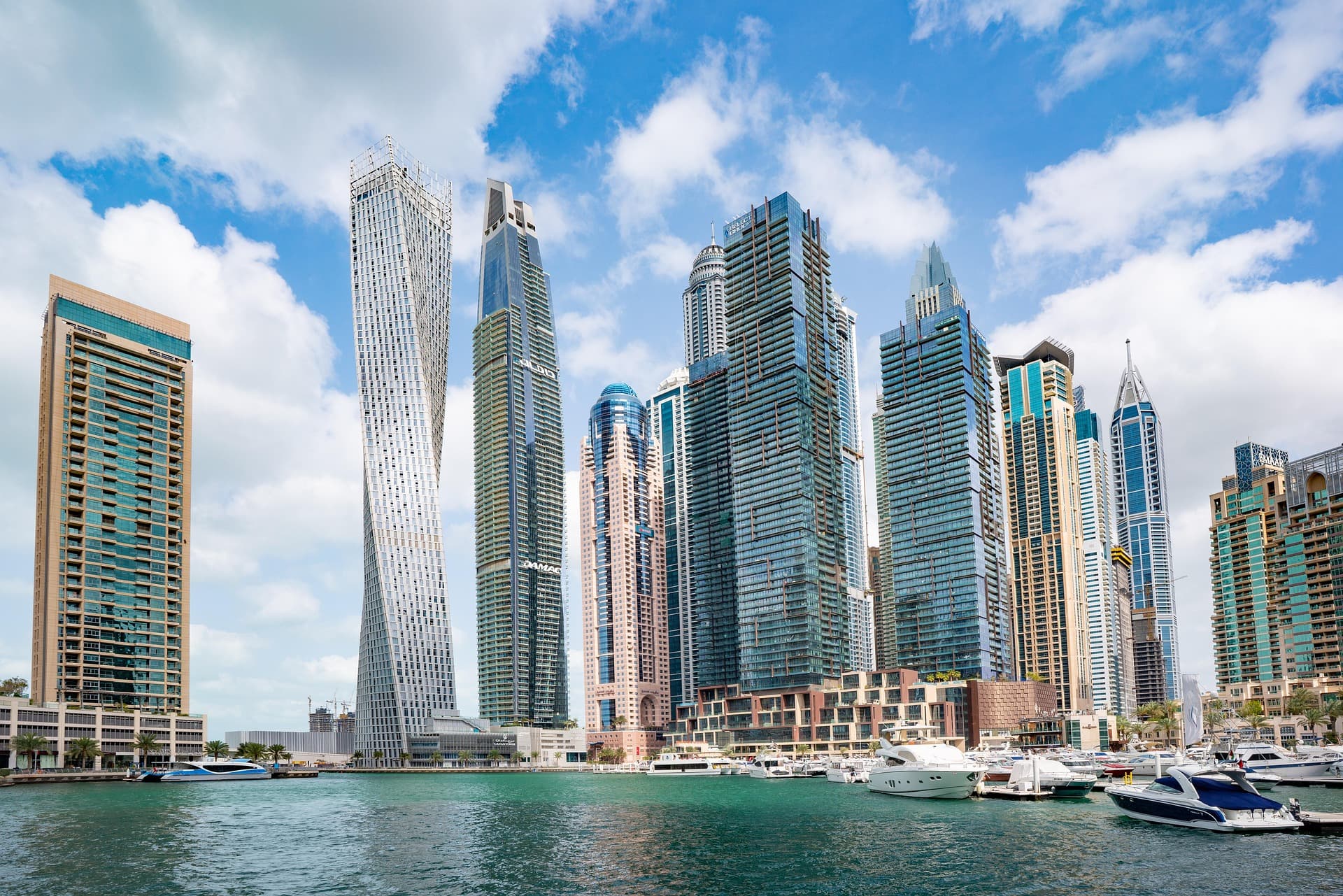Skyline de Dubaï au crépuscule